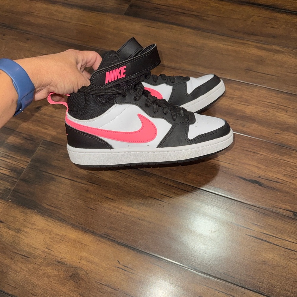 Girls Nike Court Borough sneakers